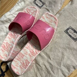 Gucci Pink Marble Rubber Slide Sandals